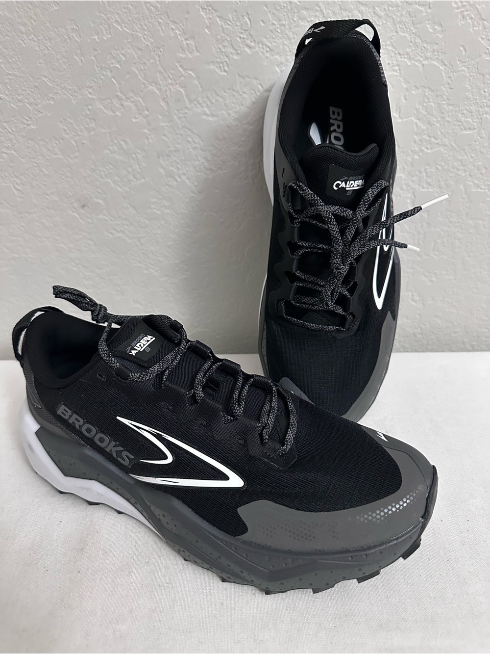 Brooks Men's Caldera 8 Trail-Running Shoes Size 11.5 Black/Blackened Pearl/White